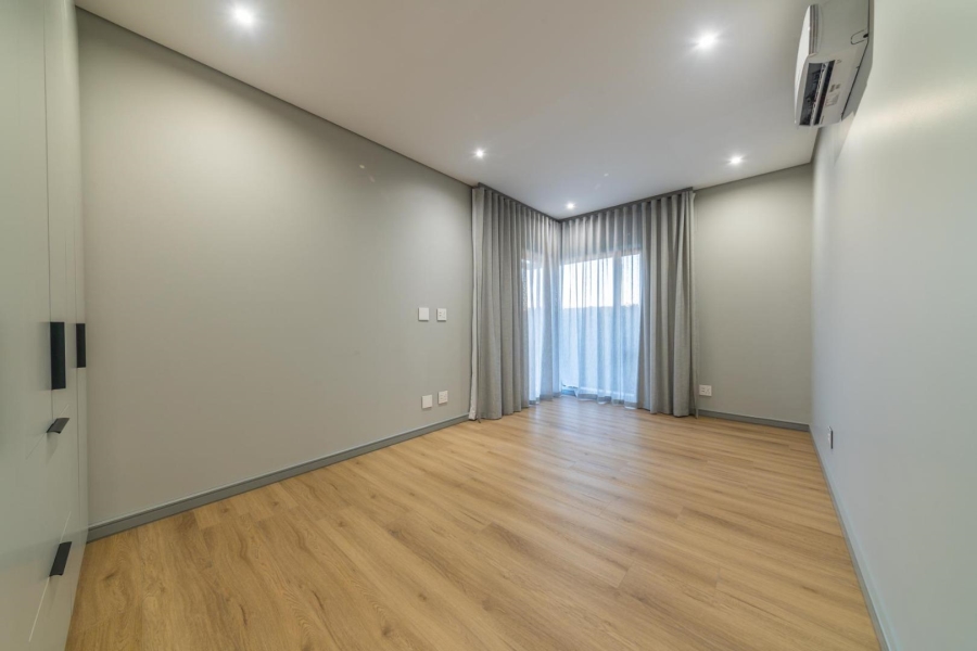 To Let 4 Bedroom Property for Rent in Val De Vie Estate Western Cape